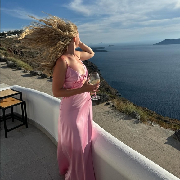 Pink satin dress with bow in front and in back. - Picture 3 of 3